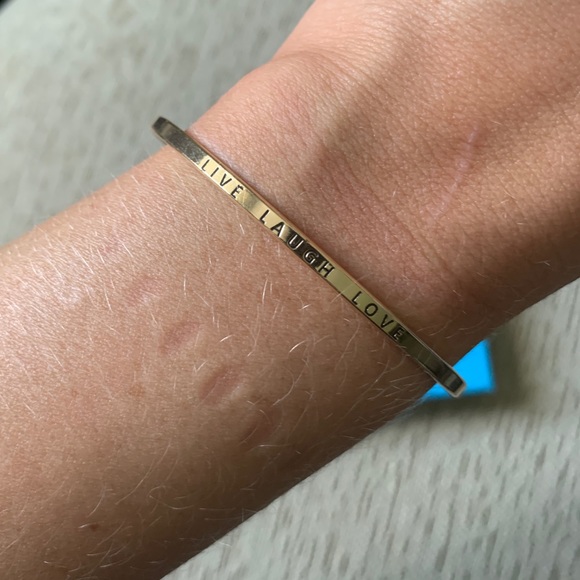 LIVE LAUGH LOVE gold bracelet - Picture 5 of 6